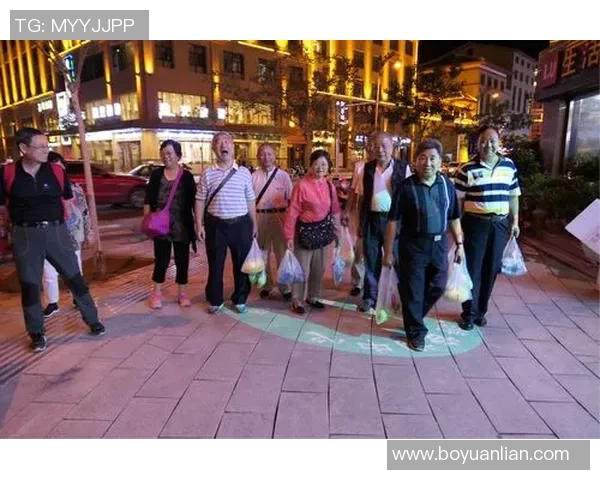 奉俊昊与足球明星的深厚情谊探索及其对电影创作的影响