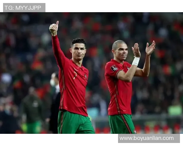 足球明星签名海报福盒带你感受足球魅力与明星风采的完美结合